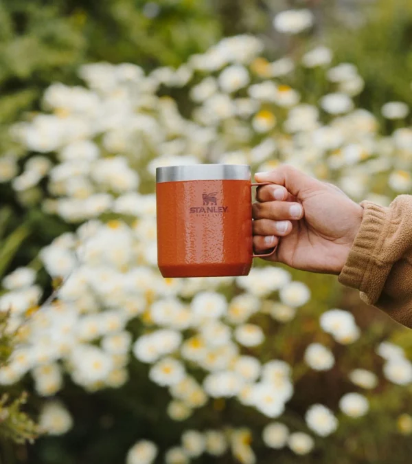 Camp Mug "LEGENDARY" Hammertone Clay STANLEY – Image 4
