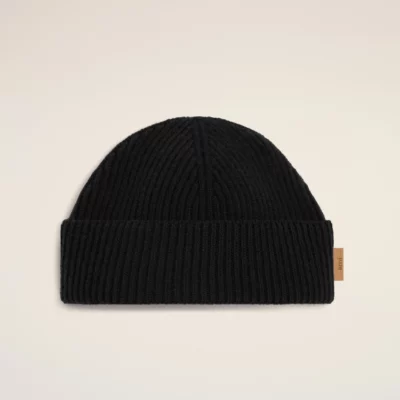 Bonnet noir en laine étiquette cuir AMI PARIS